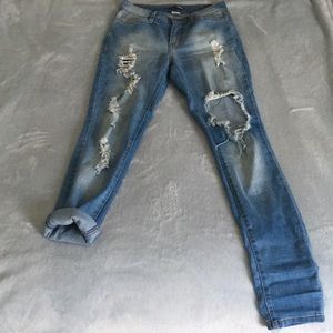 Light wash ripped skinny jeans
